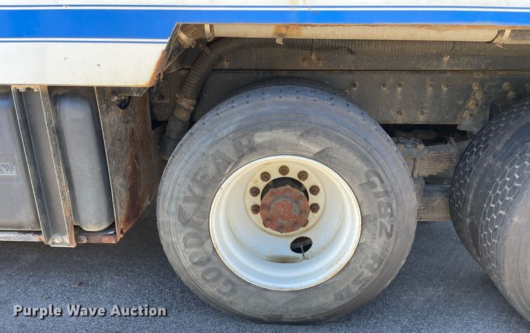 image for item LV9971 2006 International 7500  sewer jetter truck