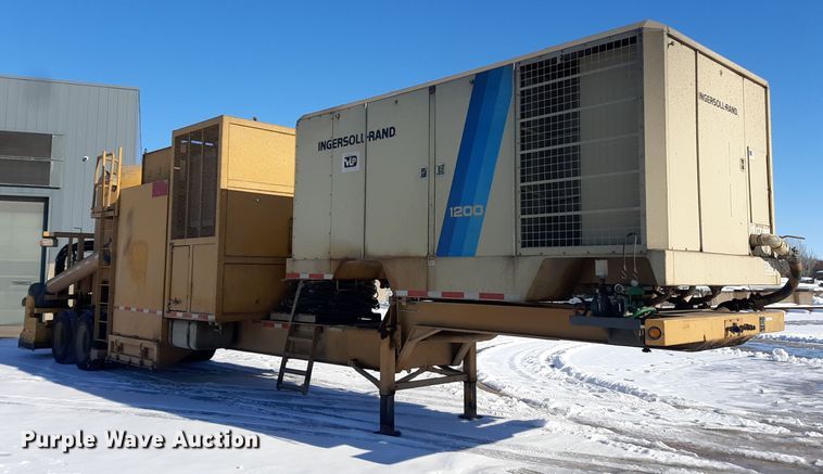 image for item LX9851 1991 Great Lakes  sandblasting trailer