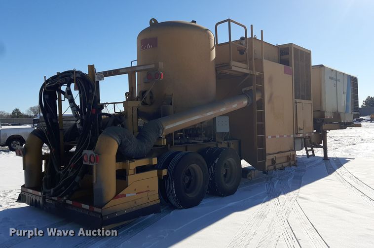 image for item LX9851 1991 Great Lakes  sandblasting trailer