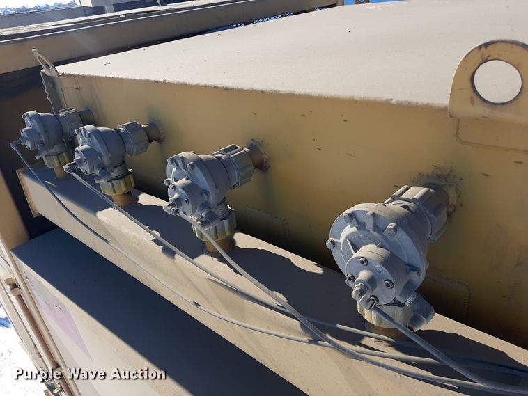 image for item LX9851 1991 Great Lakes  sandblasting trailer