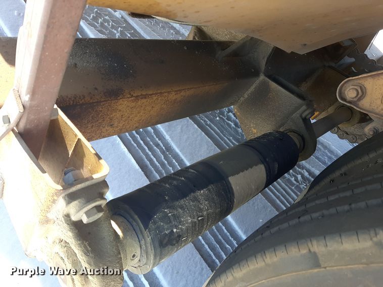 image for item LX9851 1991 Great Lakes  sandblasting trailer