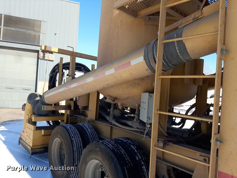 image for item LX9851 1991 Great Lakes  sandblasting trailer