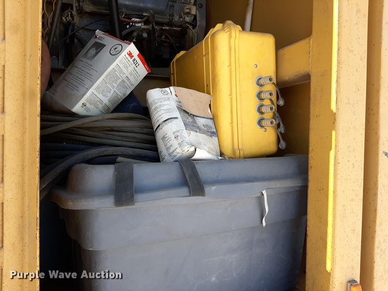 image for item LX9851 1991 Great Lakes  sandblasting trailer