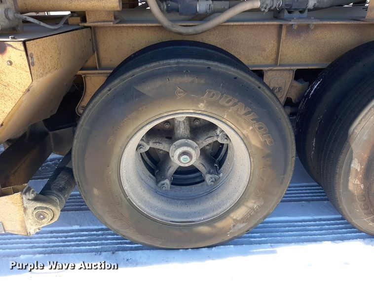 image for item LX9851 1991 Great Lakes  sandblasting trailer