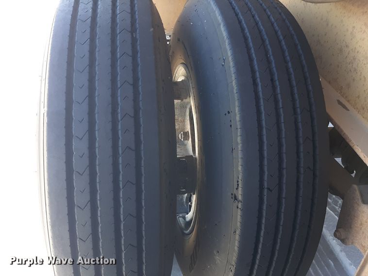 image for item LX9851 1991 Great Lakes  sandblasting trailer