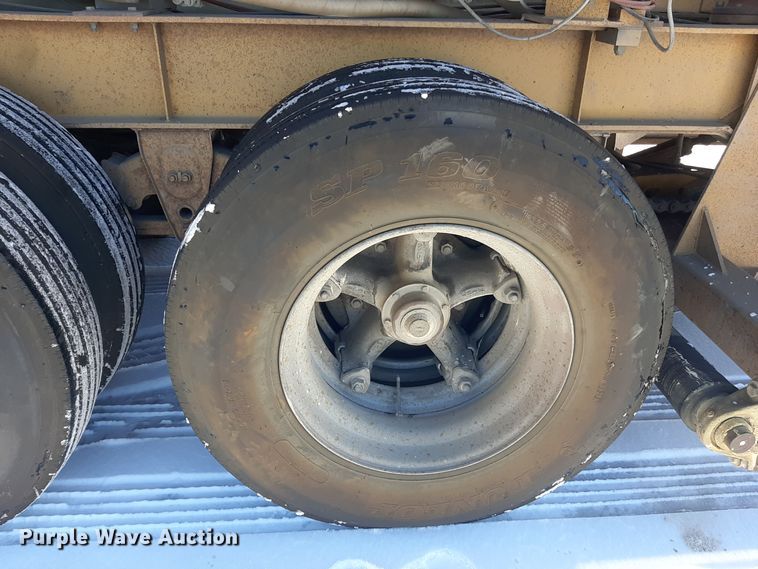 image for item LX9851 1991 Great Lakes  sandblasting trailer