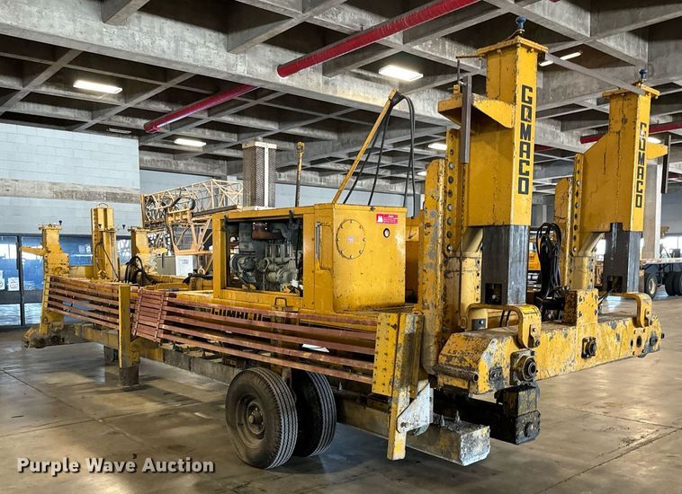 image for item LX9854 Gomaco LS300  slipform paver