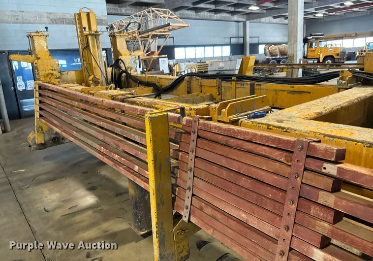 image for item LX9854 Gomaco LS300  slipform paver