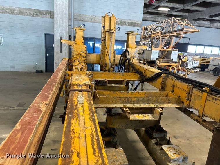 image for item LX9854 Gomaco LS300  slipform paver