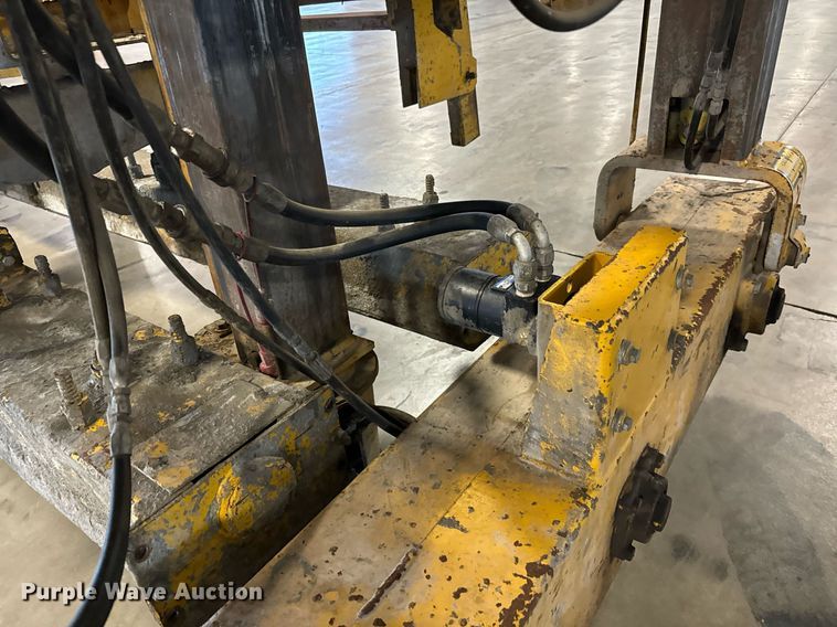 image for item LX9854 Gomaco LS300  slipform paver