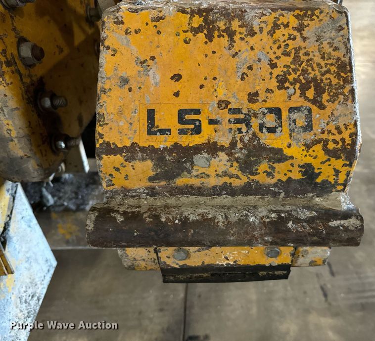 image for item LX9854 Gomaco LS300  slipform paver