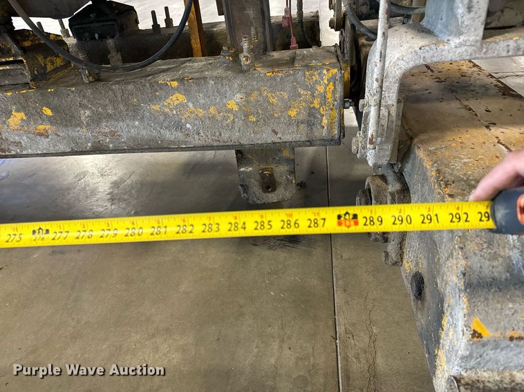 image for item LX9854 Gomaco LS300  slipform paver