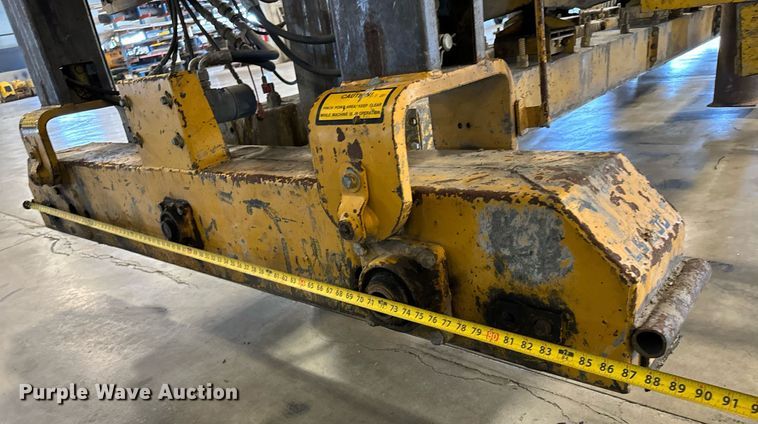 image for item LX9854 Gomaco LS300  slipform paver