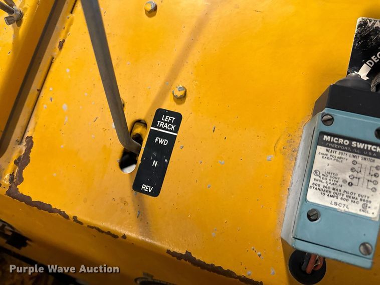 image for item LX9854 Gomaco LS300  slipform paver