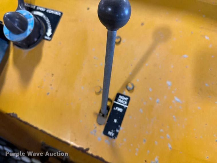 image for item LX9854 Gomaco LS300  slipform paver