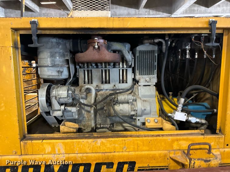 image for item LX9854 Gomaco LS300  slipform paver