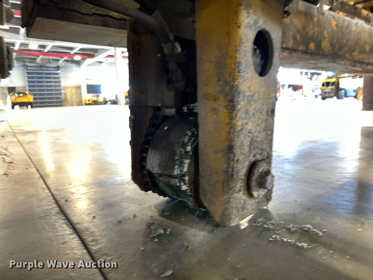 image for item LX9854 Gomaco LS300  slipform paver