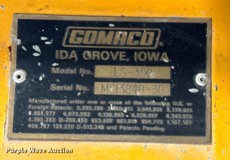 image for item LX9854 Gomaco LS300  slipform paver