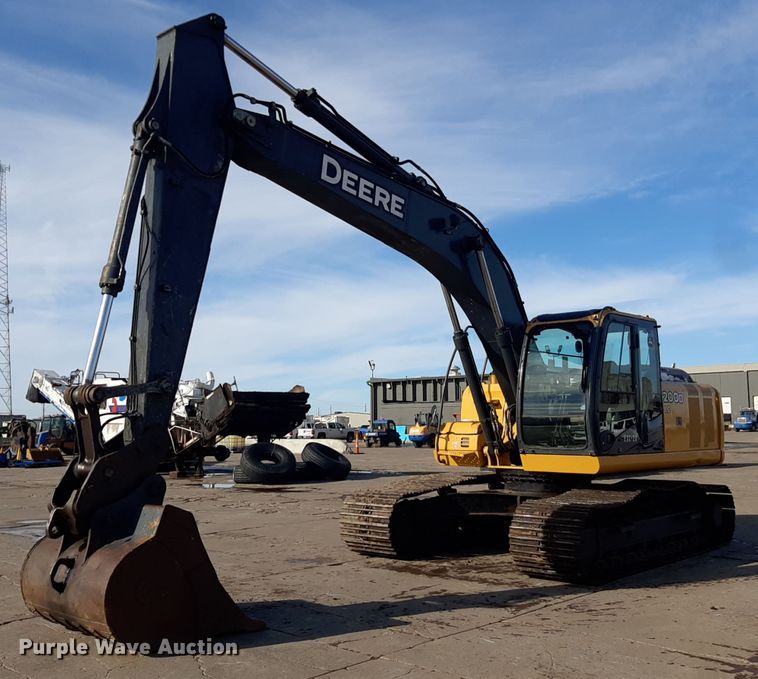 image for item LX9868 2012 John Deere 200D LC  excavator