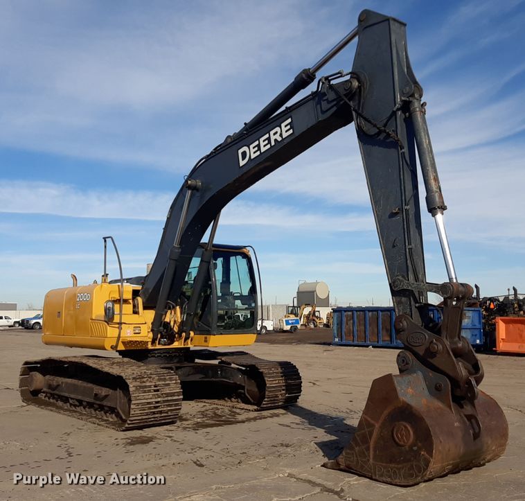 image for item LX9868 2012 John Deere 200D LC  excavator