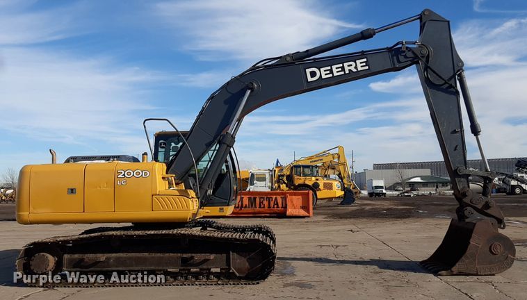 image for item LX9868 2012 John Deere 200D LC  excavator