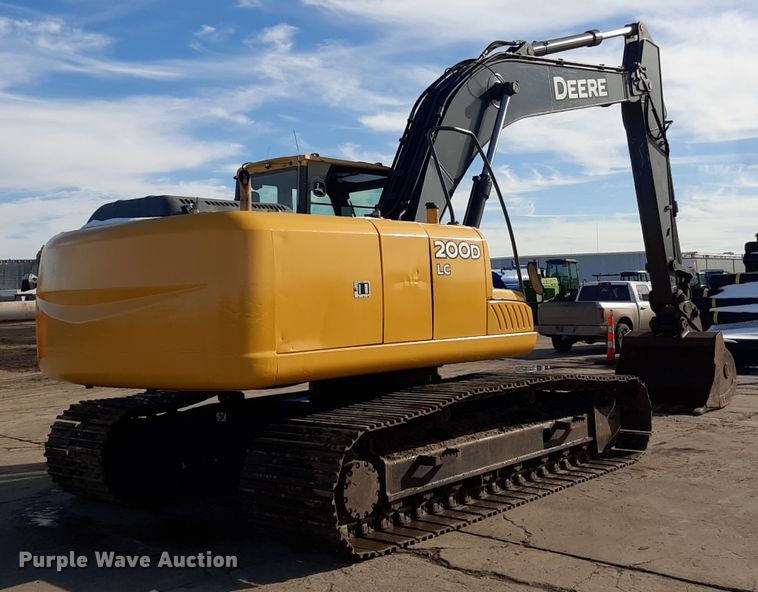 image for item LX9868 2012 John Deere 200D LC  excavator