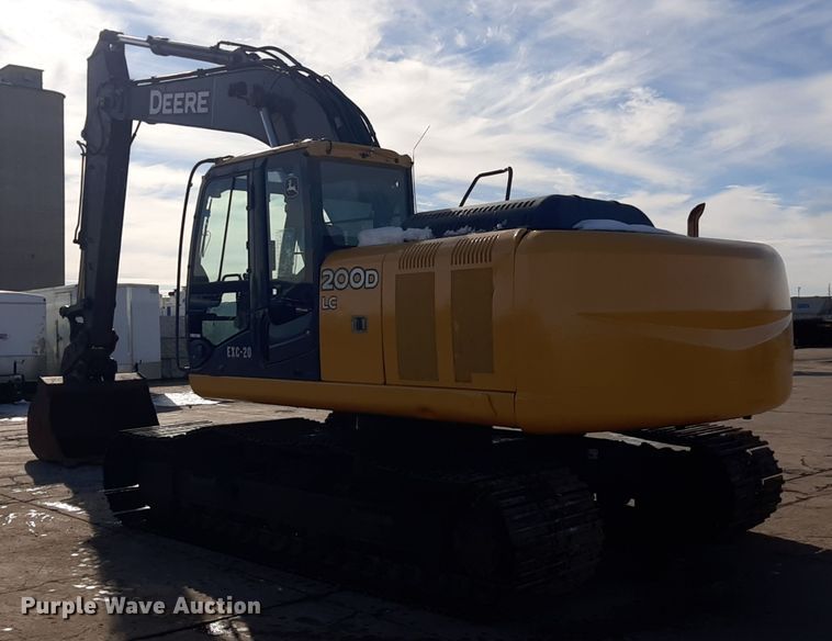 image for item LX9868 2012 John Deere 200D LC  excavator