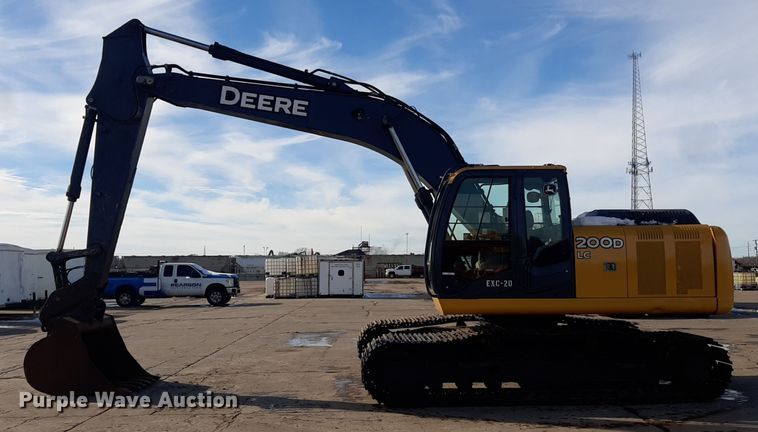 image for item LX9868 2012 John Deere 200D LC  excavator