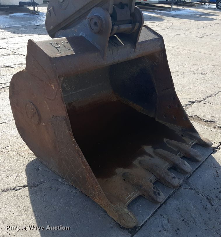 image for item LX9868 2012 John Deere 200D LC  excavator