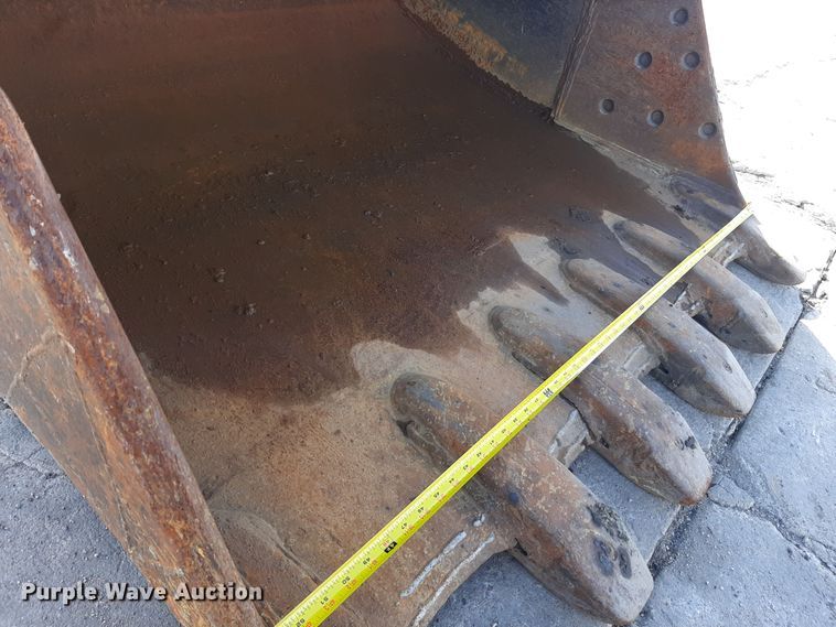 image for item LX9868 2012 John Deere 200D LC  excavator