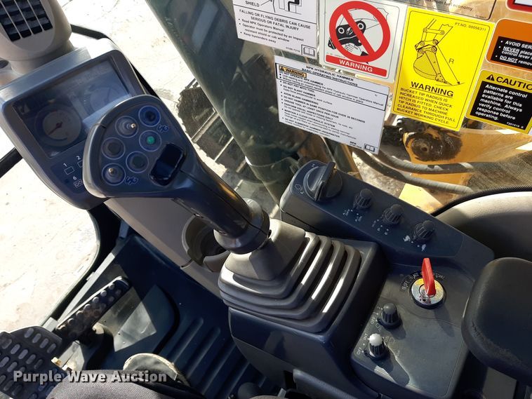 image for item LX9868 2012 John Deere 200D LC  excavator