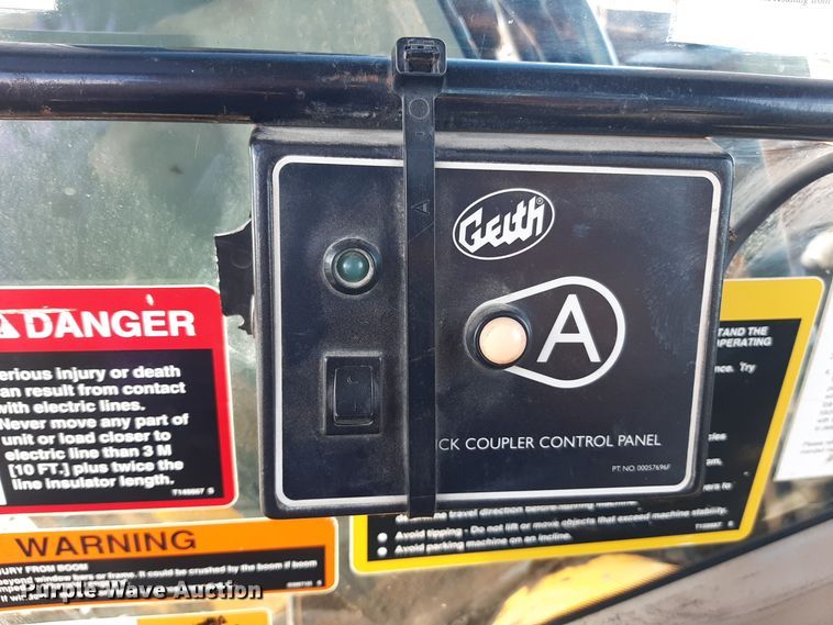 image for item LX9868 2012 John Deere 200D LC  excavator