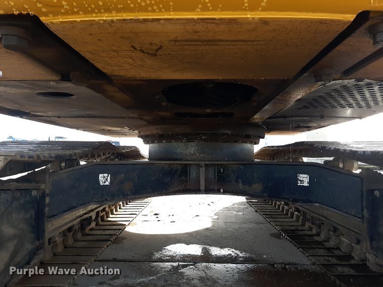 image for item LX9868 2012 John Deere 200D LC  excavator