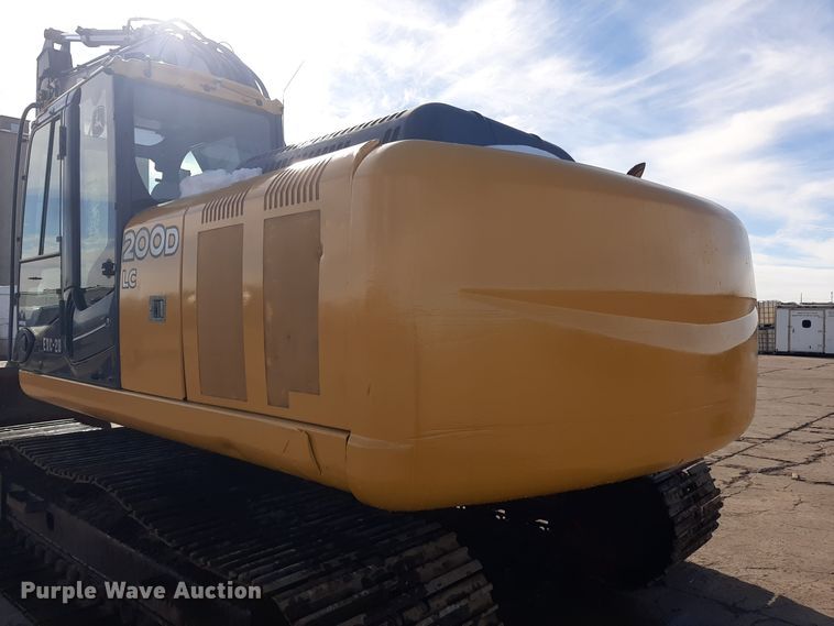 image for item LX9868 2012 John Deere 200D LC  excavator