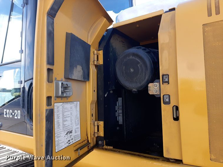 image for item LX9868 2012 John Deere 200D LC  excavator