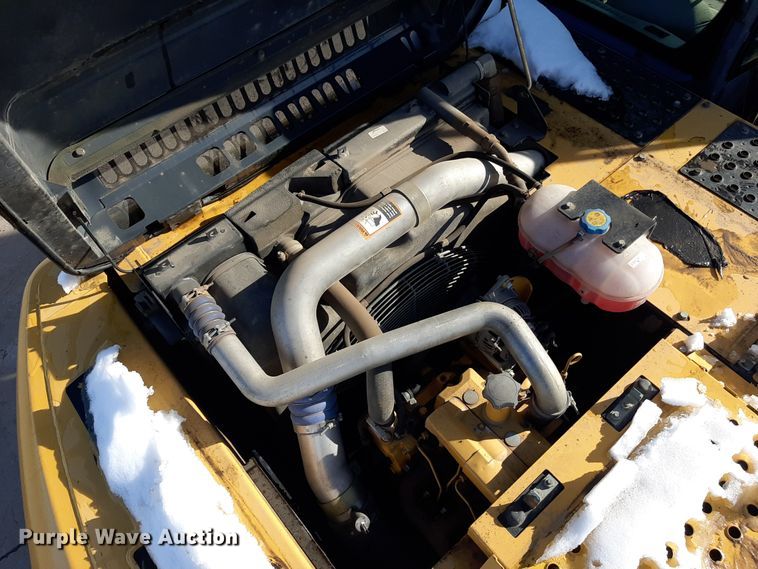 image for item LX9868 2012 John Deere 200D LC  excavator