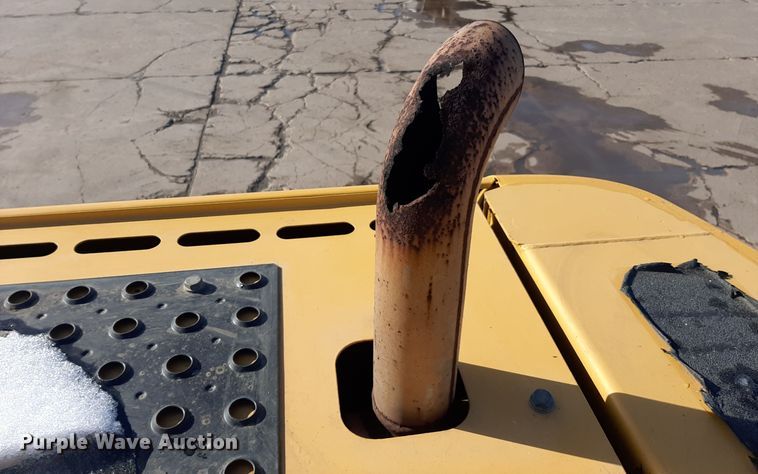 image for item LX9868 2012 John Deere 200D LC  excavator