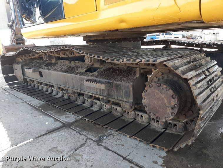 image for item LX9868 2012 John Deere 200D LC  excavator