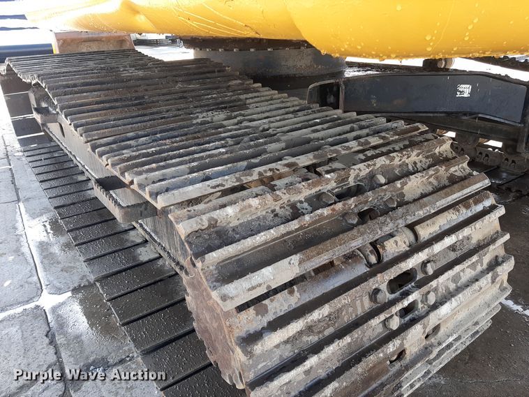 image for item LX9868 2012 John Deere 200D LC  excavator