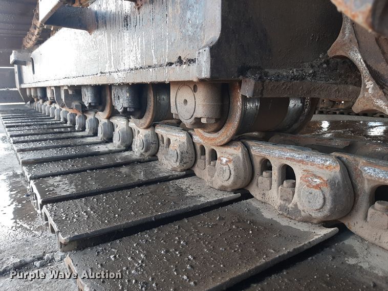 image for item LX9868 2012 John Deere 200D LC  excavator