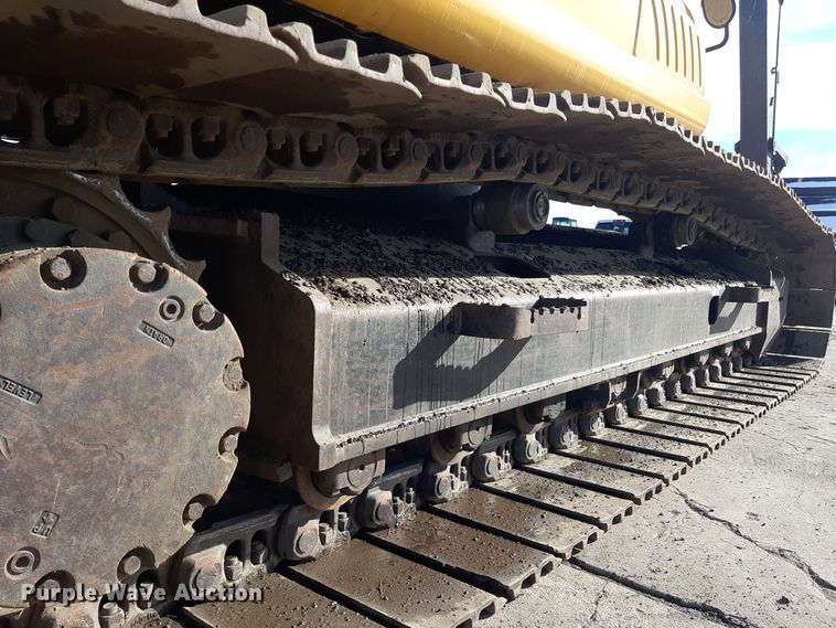 image for item LX9868 2012 John Deere 200D LC  excavator