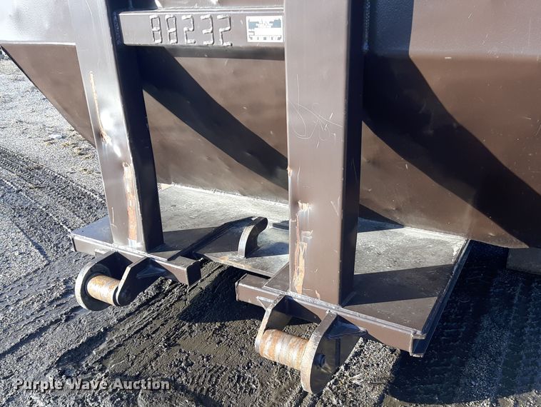 image for item LX9873 Dragon  roll-off container