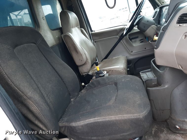 image for item LX9880 2005 Sterling LT8500  dump truck