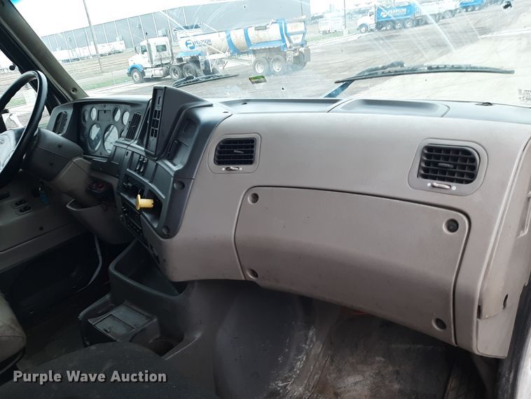 image for item LX9880 2005 Sterling LT8500  dump truck