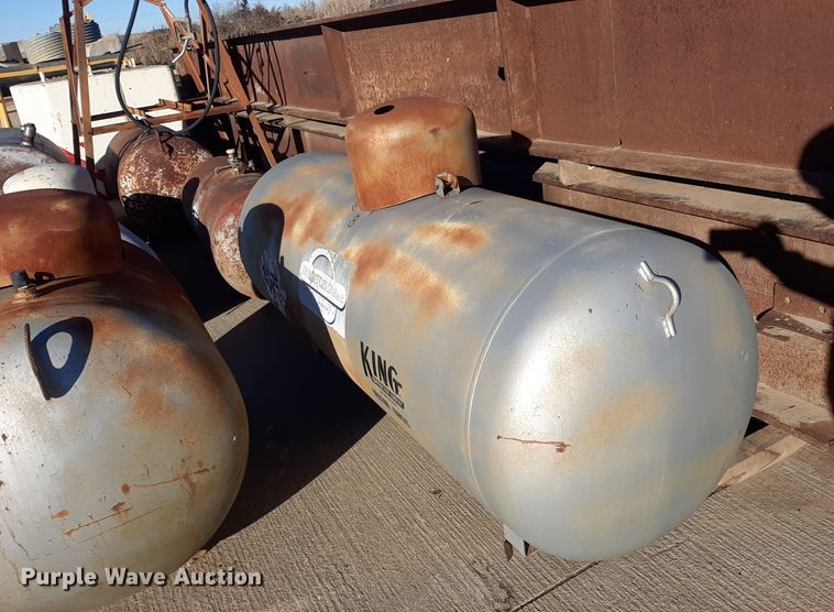 image for item LX9926 (7) fuel tanks