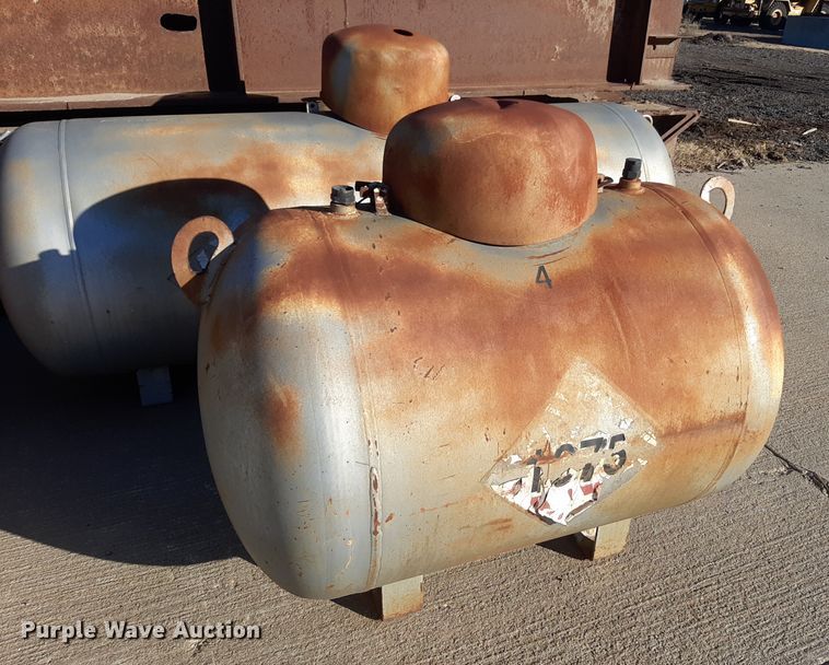 image for item LX9926 (7) fuel tanks