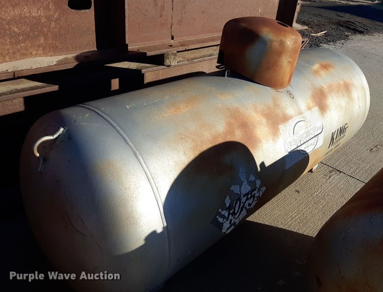 image for item LX9926 (7) fuel tanks