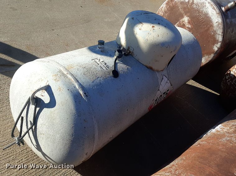 image for item LX9926 (7) fuel tanks