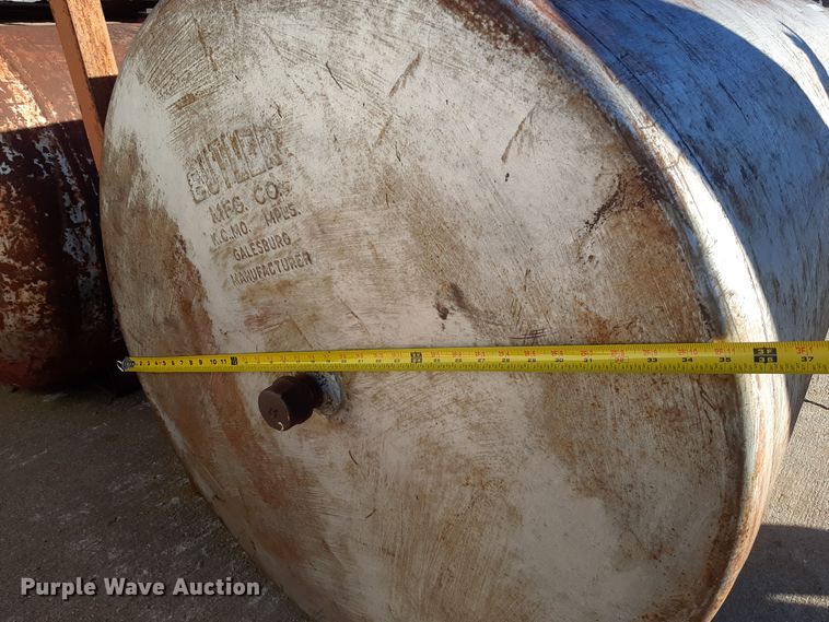 image for item LX9926 (7) fuel tanks