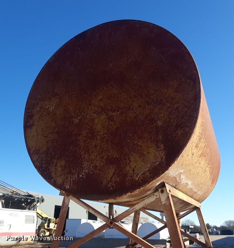 image for item LX9926 (7) fuel tanks